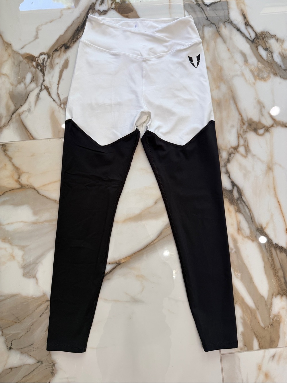 FIRM ABS Black & White Colorblock High-Waisted Leggings Size L